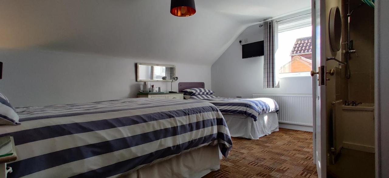 Aaron Lodge Guest House เลสเตอร์ ภายนอก รูปภาพ