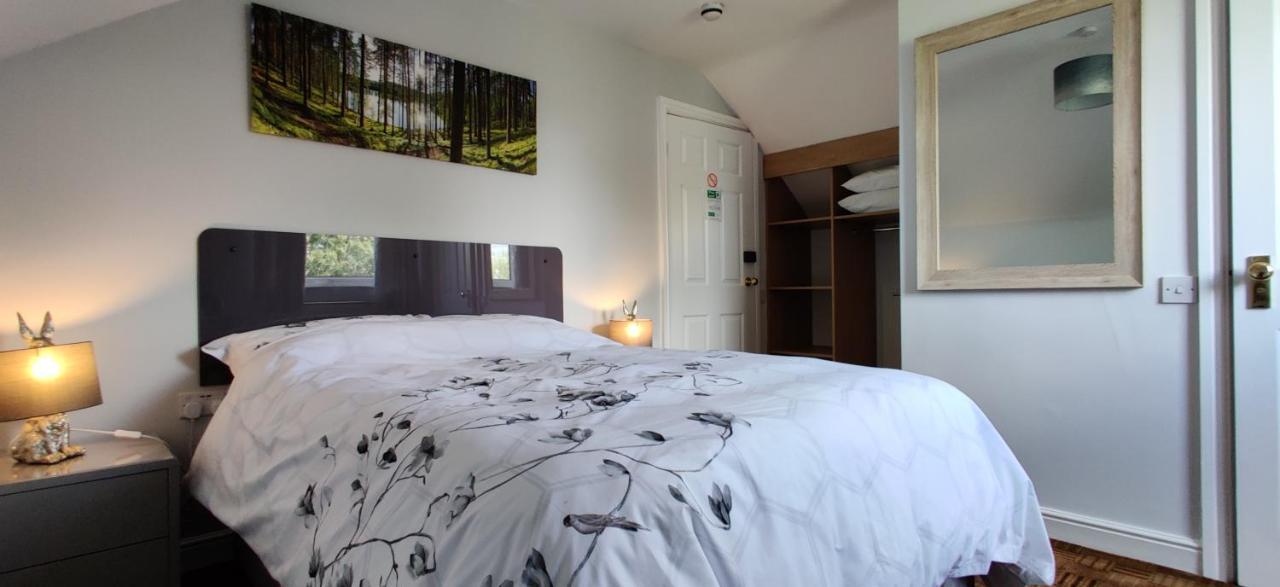 Aaron Lodge Guest House เลสเตอร์ ภายนอก รูปภาพ