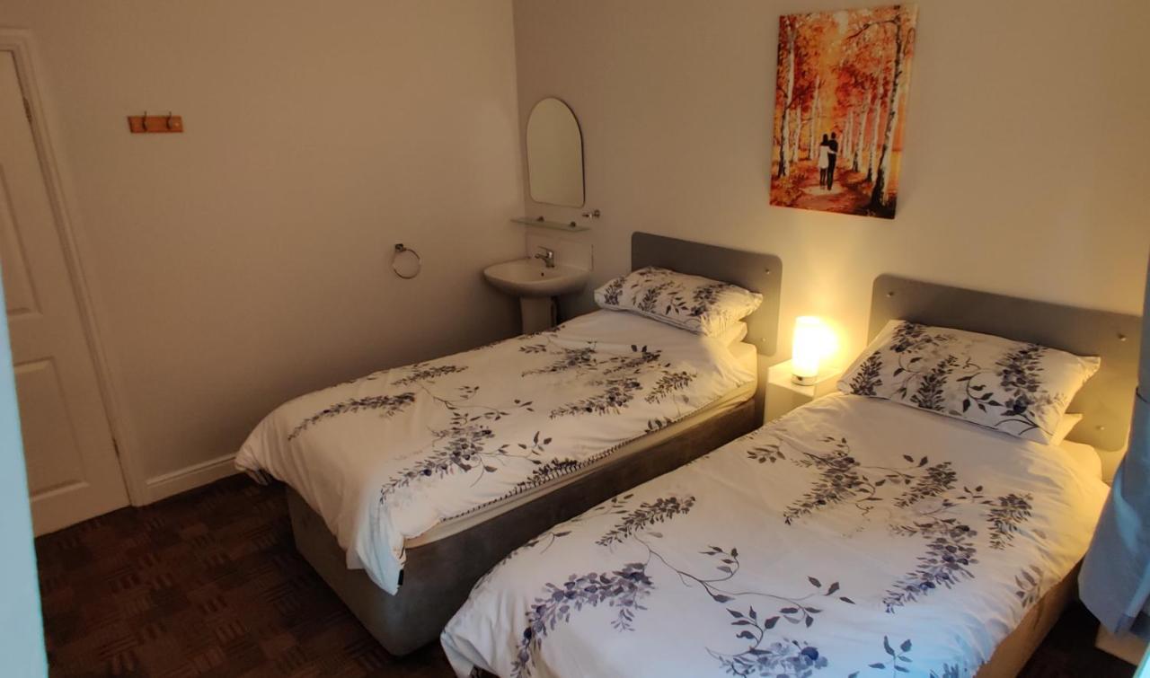 Aaron Lodge Guest House เลสเตอร์ ภายนอก รูปภาพ