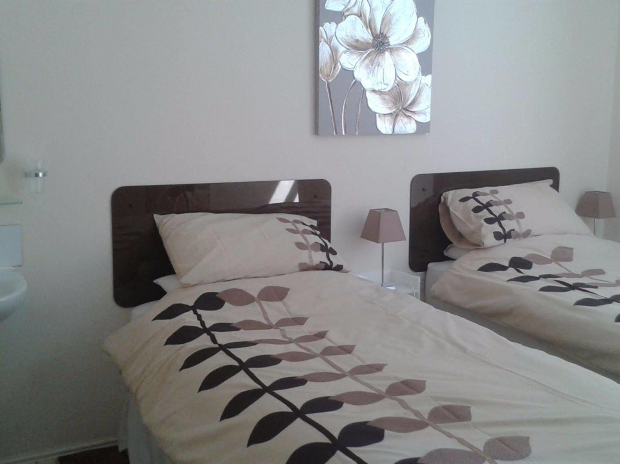 Aaron Lodge Guest House เลสเตอร์ ภายนอก รูปภาพ