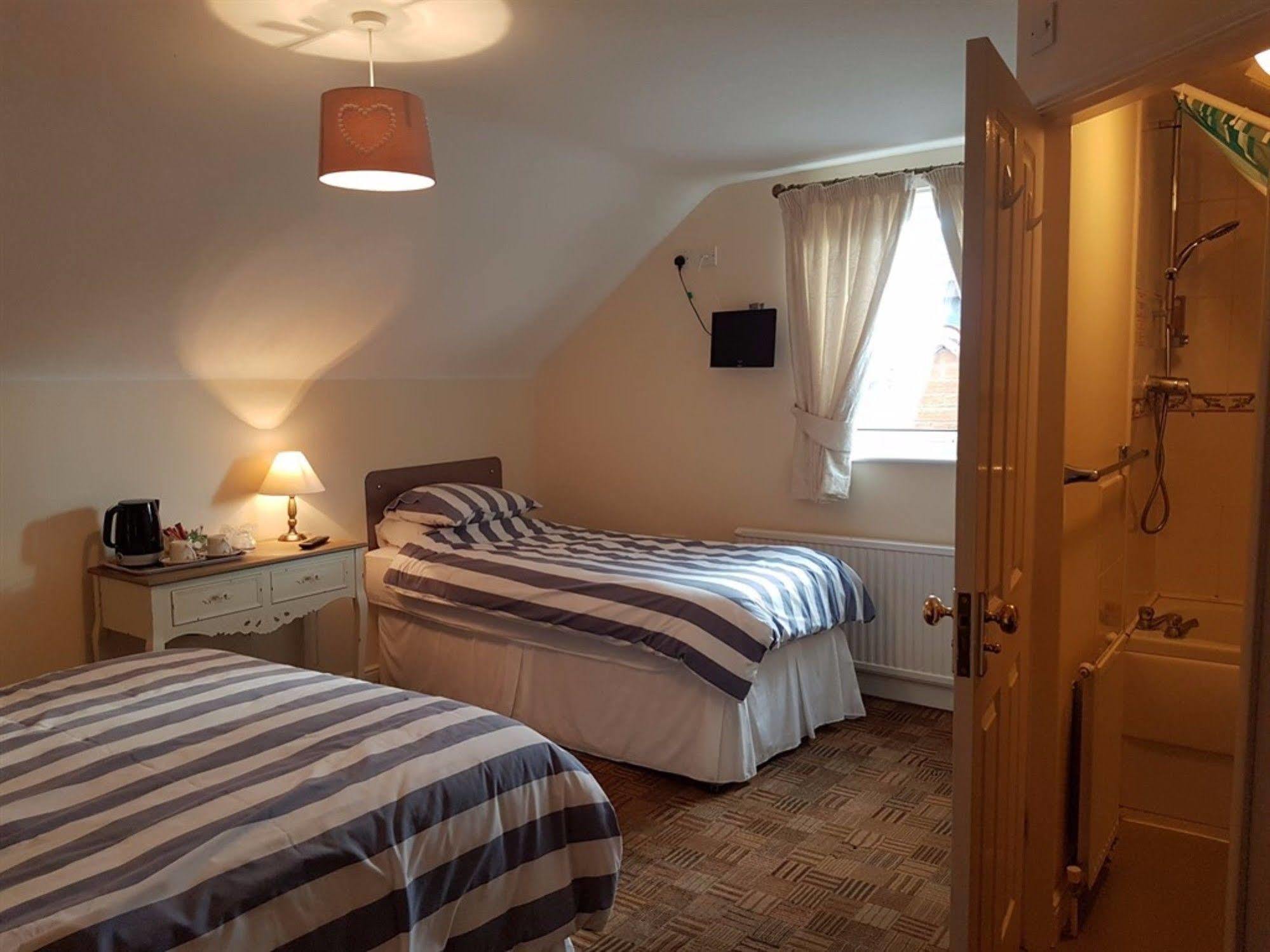 Aaron Lodge Guest House เลสเตอร์ ภายนอก รูปภาพ