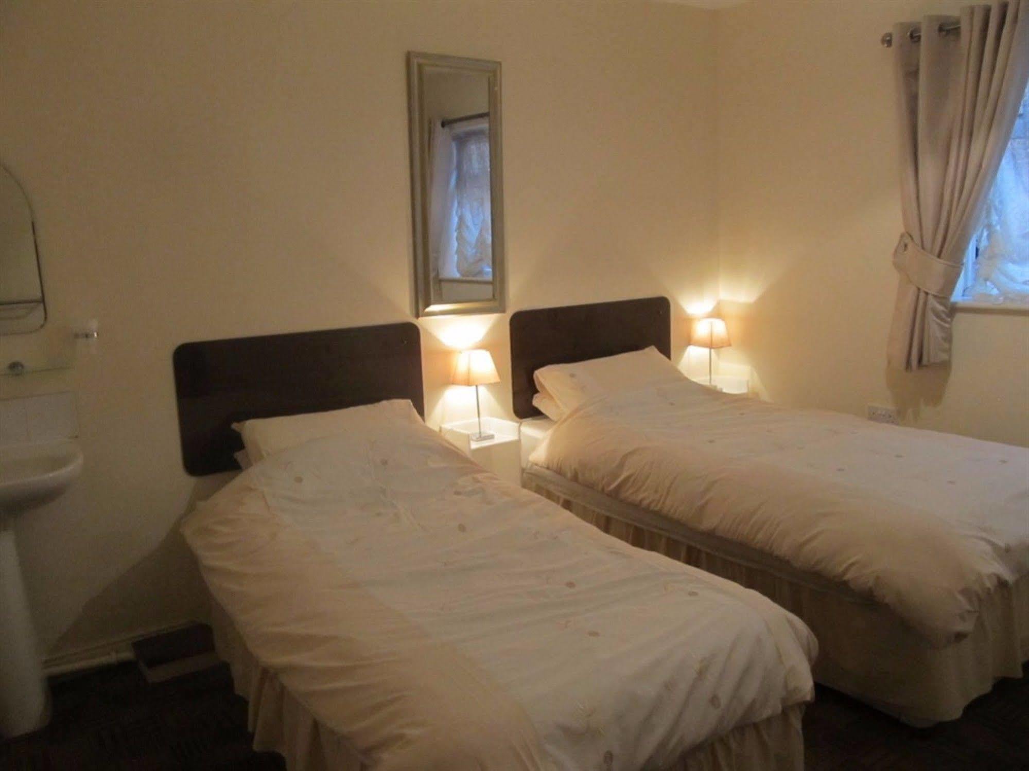 Aaron Lodge Guest House เลสเตอร์ ภายนอก รูปภาพ